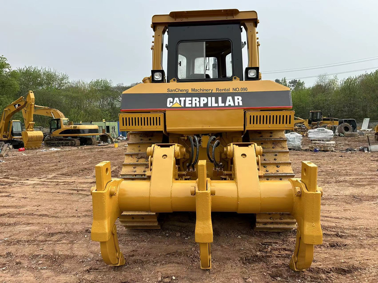 CATERPILLAR D8R - Buldôzer: foto 4 CATERPILLAR D8R - Buldôzer: foto 4