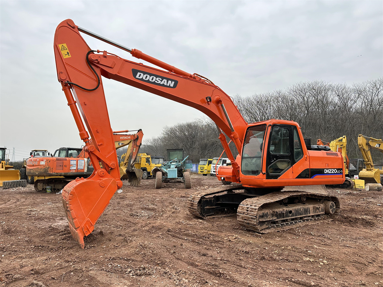 DOOSAN DH220 - Escavadora de rastos: foto 2 DOOSAN DH220 - Escavadora de rastos: foto 2