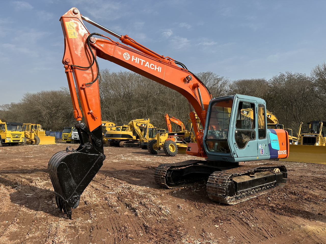 HITACHI EX120 - Escavadora de rastos: foto 1 HITACHI EX120 - Escavadora de rastos: foto 1