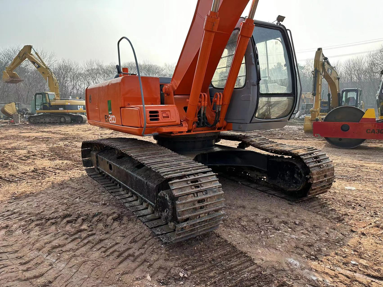 Escavadora de rastos HITACHI EX200: foto 10
