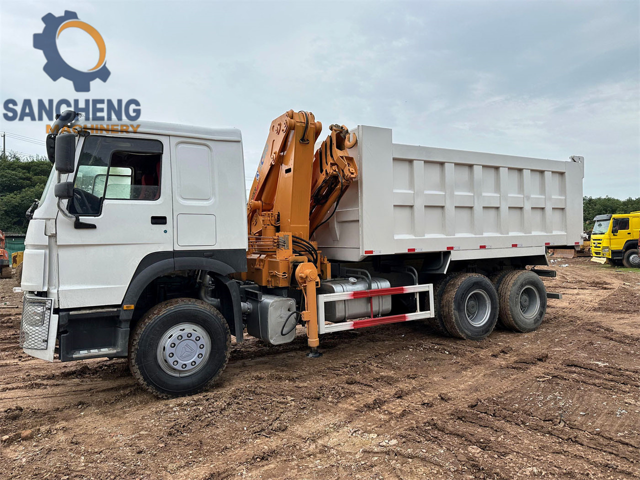 HOWO 371 crane truck - Camião grua: foto 5 HOWO 371 crane truck - Camião grua: foto 5