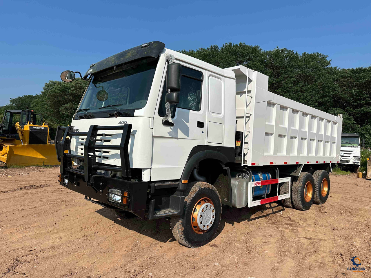 HOWO 400 With Bumper - Camião basculante: foto 5 HOWO 400 With Bumper - Camião basculante: foto 5