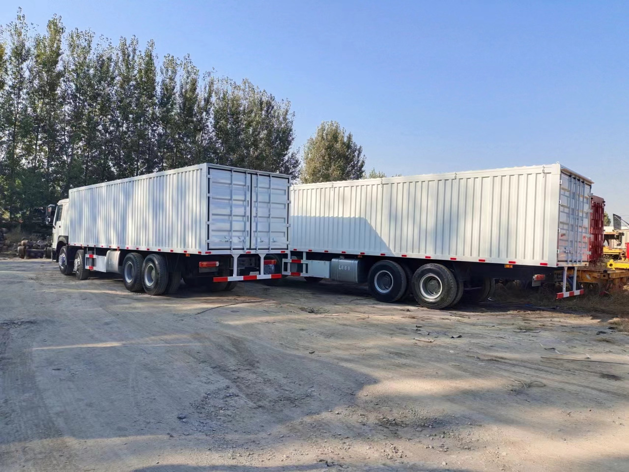 SINOTRUK 400 HOWO Box truck - Camião isotérmico: foto 5 SINOTRUK 400 HOWO Box truck - Camião isotérmico: foto 5