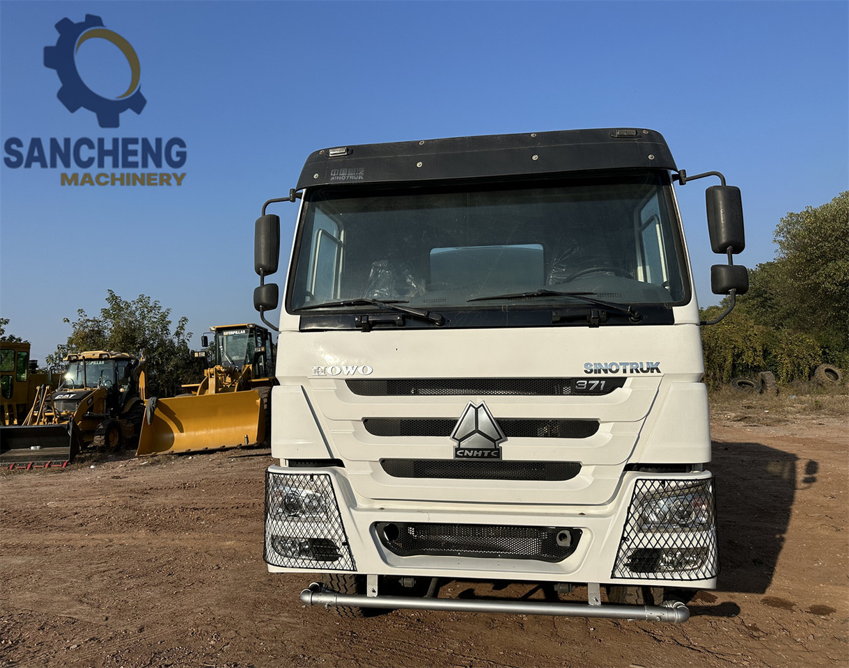 SINOTRUK HOWO 370HP 6x4 Water Tank Truck - Caminhão tanque: foto 4 SINOTRUK HOWO 370HP 6x4 Water Tank Truck - Caminhão tanque: foto 4