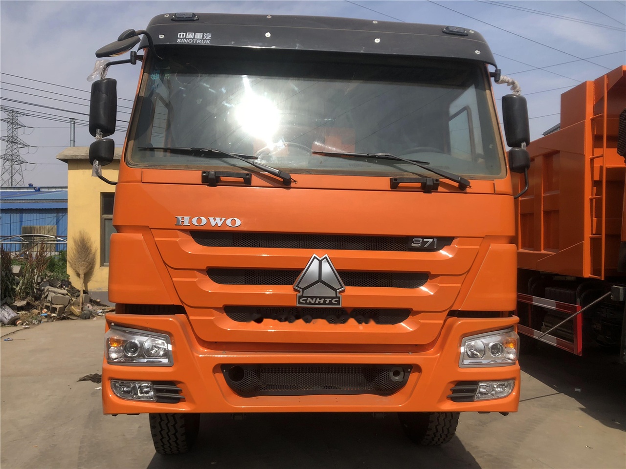 SINOTRUK HOWO 371 Dump truck - Camião basculante: foto 2 SINOTRUK HOWO 371 Dump truck - Camião basculante: foto 2