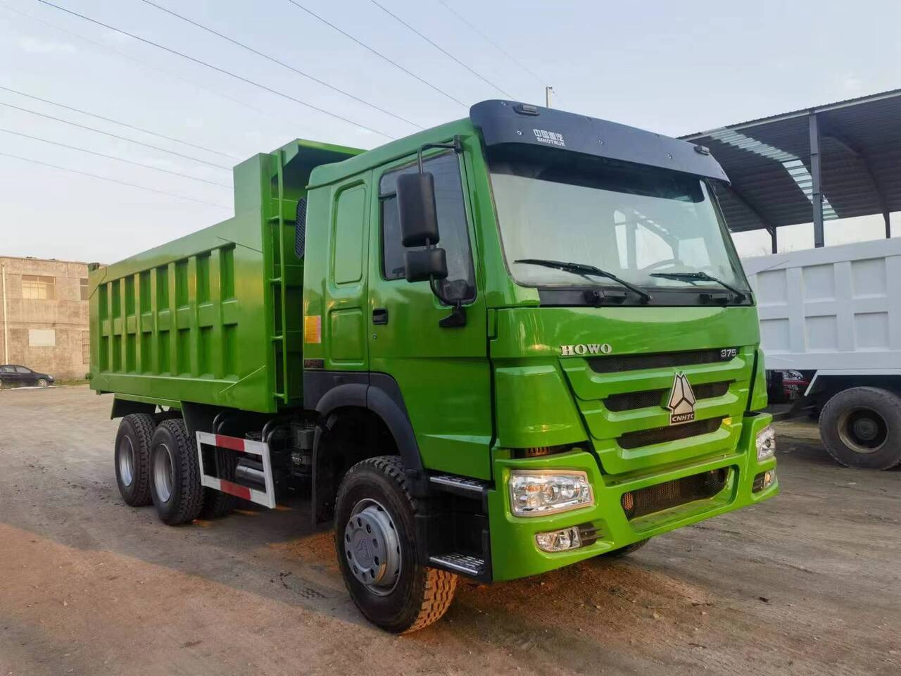 SINOTRUK HOWO 375 - Camião basculante: foto 1 SINOTRUK HOWO 375 - Camião basculante: foto 1