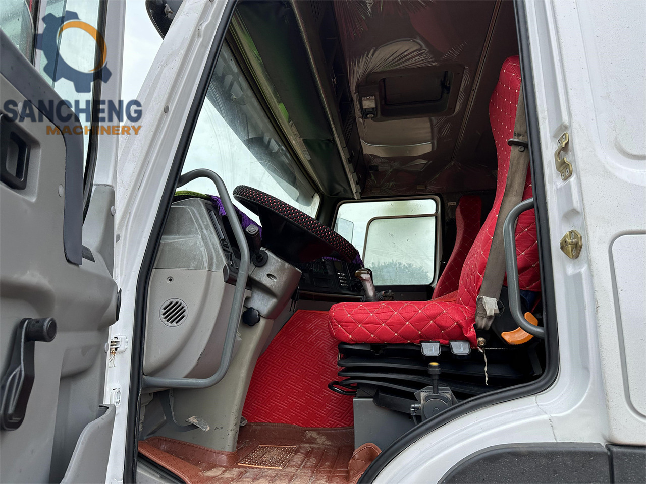Leasing de SINOTRUK Howo 371 6x4 crane truck SINOTRUK Howo 371 6x4 crane truck: foto 10