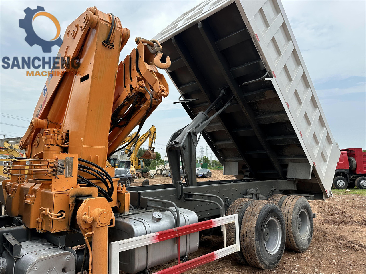 Leasing de SINOTRUK Howo 371 6x4 crane truck SINOTRUK Howo 371 6x4 crane truck: foto 8