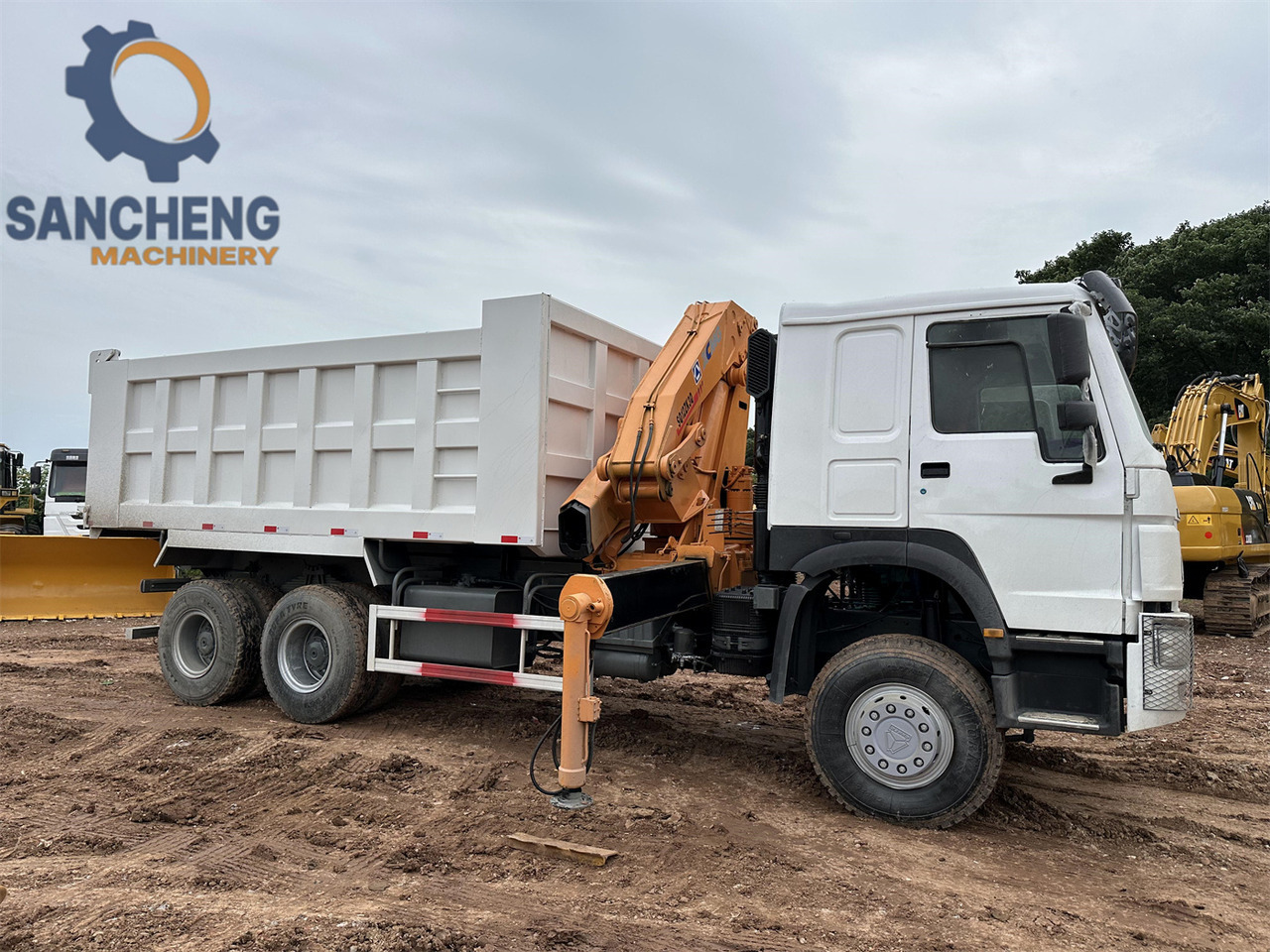 Leasing de SINOTRUK Howo 371 6x4 crane truck SINOTRUK Howo 371 6x4 crane truck: foto 11