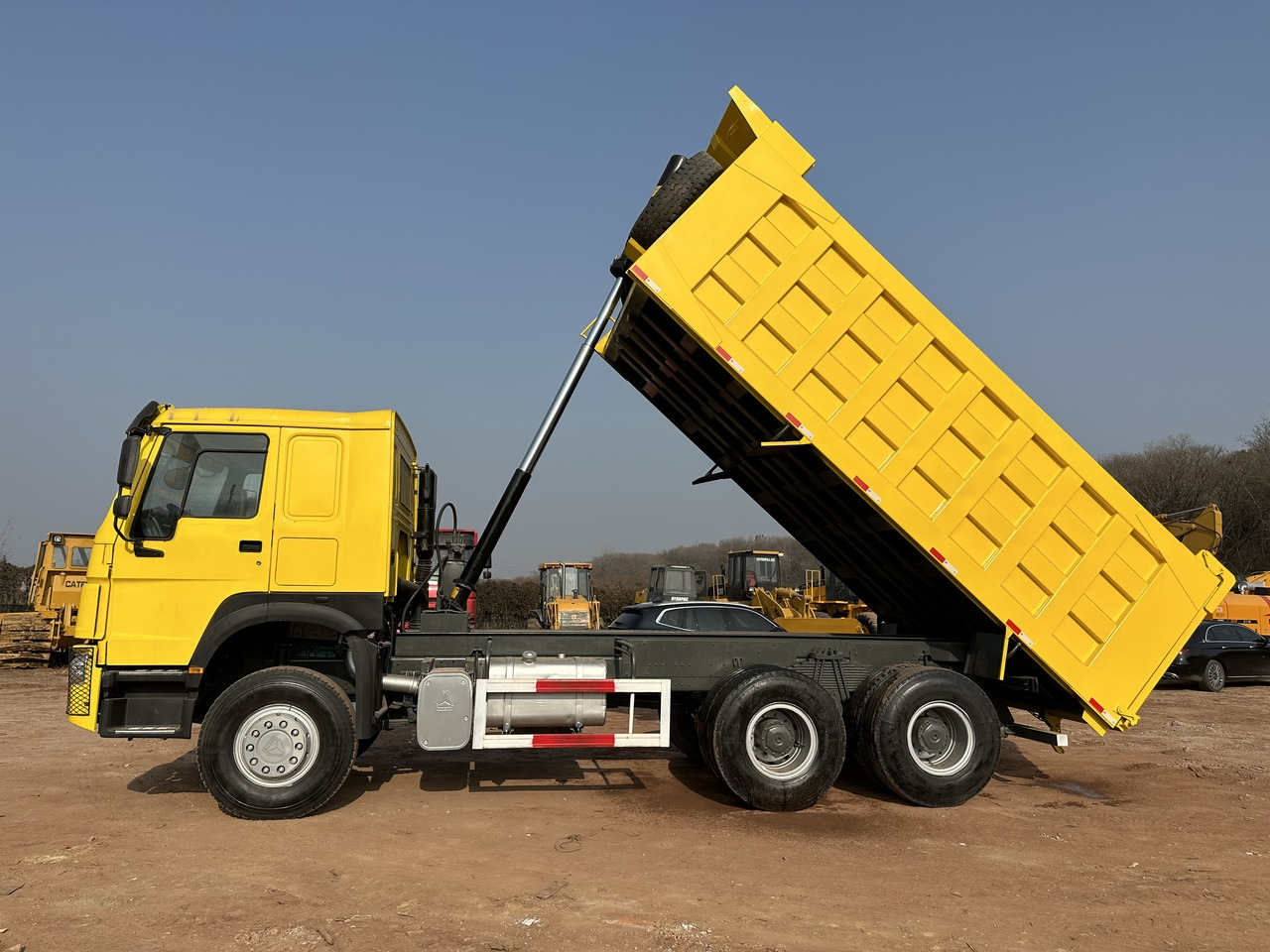 SINOTRUK Howo Dump truck 371 - Camião basculante: foto 5 SINOTRUK Howo Dump truck 371 - Camião basculante: foto 5