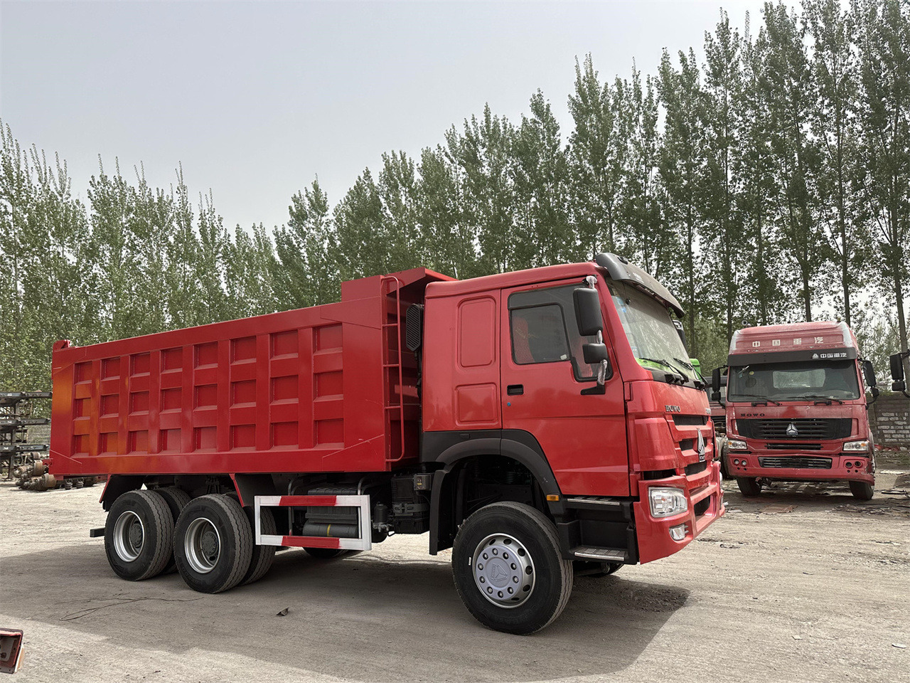 SINOTRUK Howo Dump truck 371 - Camião basculante: foto 2 SINOTRUK Howo Dump truck 371 - Camião basculante: foto 2