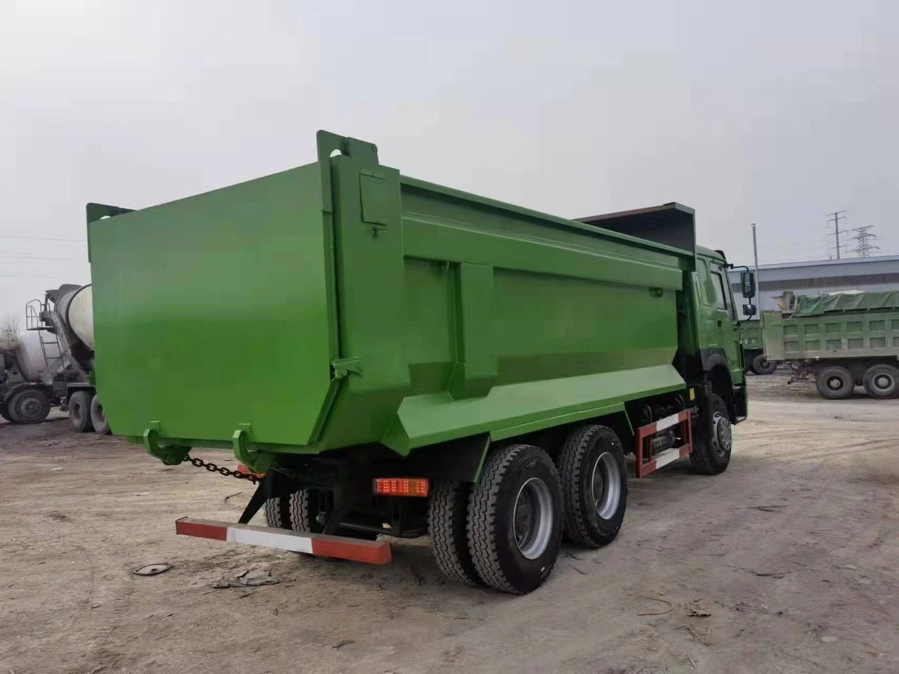 SINOTRUK Howo Dump truck 371 - Camião basculante: foto 5 SINOTRUK Howo Dump truck 371 - Camião basculante: foto 5