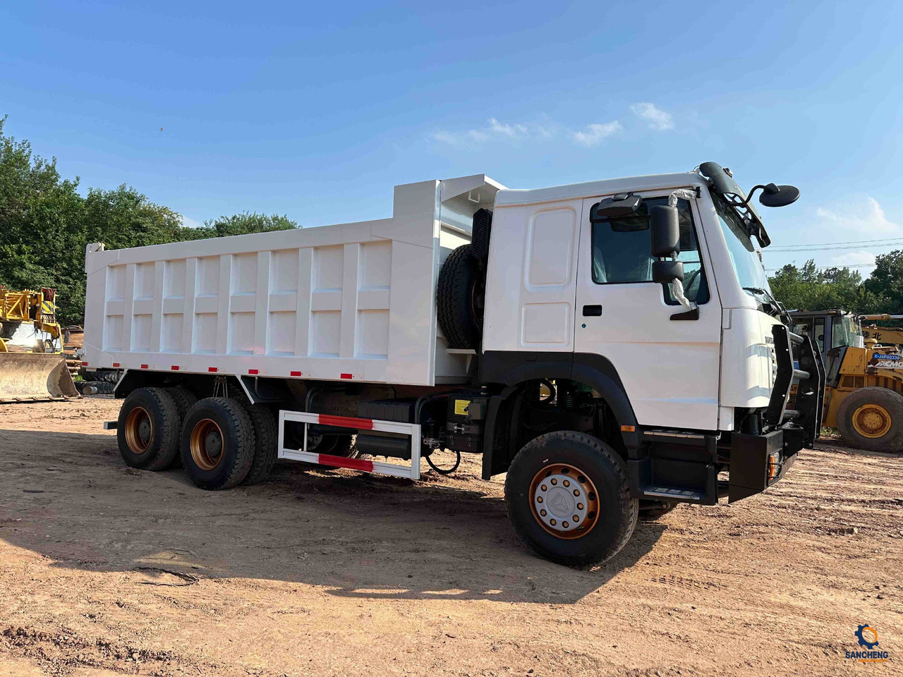 Leasing de Sinotruk HOWO 400HP With Bumper 6X4 Sinotruk HOWO 400HP With Bumper 6X4: foto 9 Leasing de Sinotruk HOWO 400HP With Bumper 6X4 Sinotruk HOWO 400HP With Bumper 6X4: foto 9