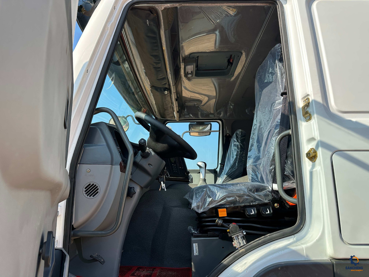 Leasing de Sinotruk HOWO 400HP With Bumper 6X4 Sinotruk HOWO 400HP With Bumper 6X4: foto 16 Leasing de Sinotruk HOWO 400HP With Bumper 6X4 Sinotruk HOWO 400HP With Bumper 6X4: foto 16