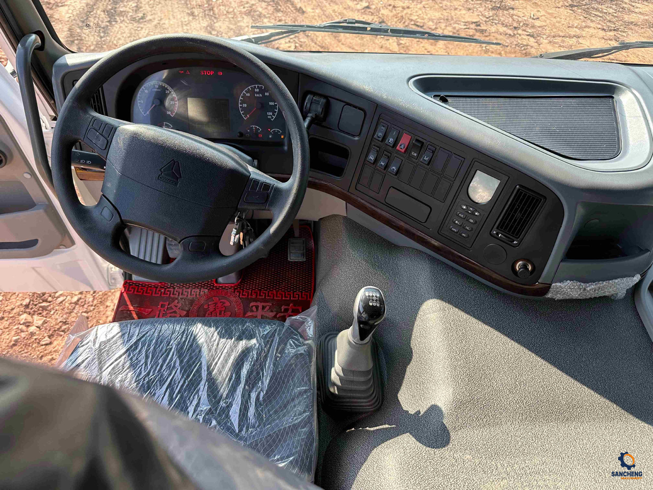 Leasing de Sinotruk HOWO 400HP With Bumper 6X4 Sinotruk HOWO 400HP With Bumper 6X4: foto 14 Leasing de Sinotruk HOWO 400HP With Bumper 6X4 Sinotruk HOWO 400HP With Bumper 6X4: foto 14