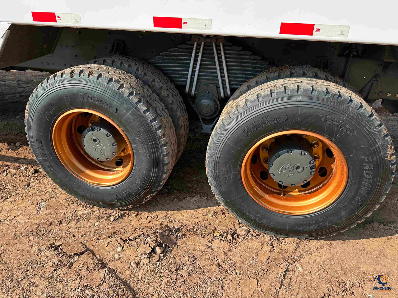 Leasing de Sinotruk HOWO 400HP With Bumper 6X4 Sinotruk HOWO 400HP With Bumper 6X4: foto 11 Leasing de Sinotruk HOWO 400HP With Bumper 6X4 Sinotruk HOWO 400HP With Bumper 6X4: foto 11