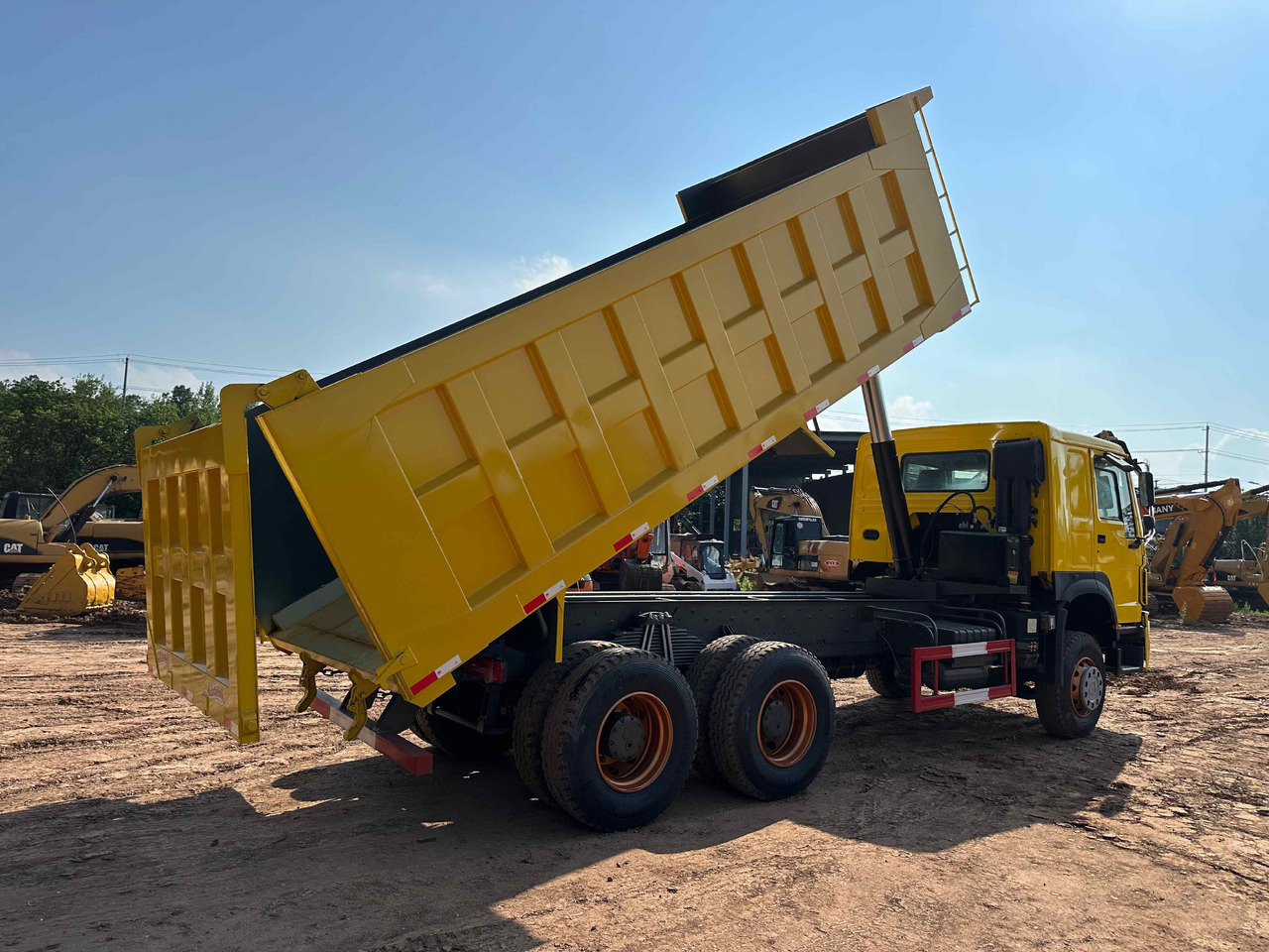 Sinotruk HOWO 400hp 6X4 - Camião basculante: foto 3 Sinotruk HOWO 400hp 6X4 - Camião basculante: foto 3