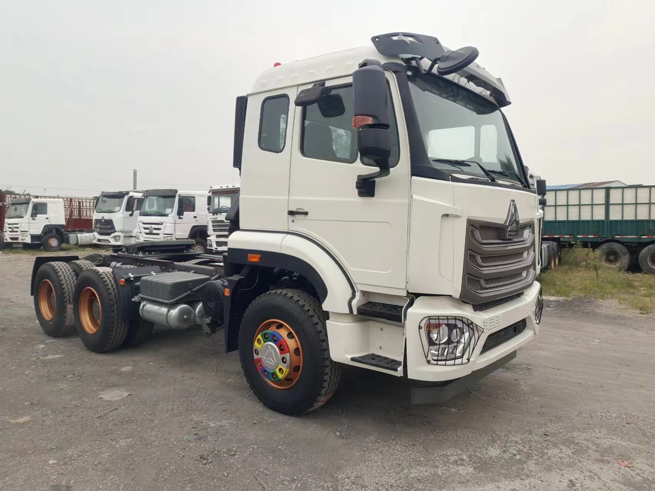 SINOTRUK HOWO 371hp 6X4 Tractor unit - Tractor: foto 3 SINOTRUK HOWO 371hp 6X4 Tractor unit - Tractor: foto 3