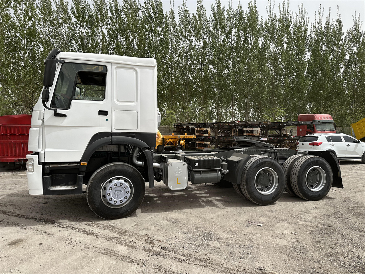 SINOTRUK Howo 371 Truck Head - Tractor: foto 5 SINOTRUK Howo 371 Truck Head - Tractor: foto 5