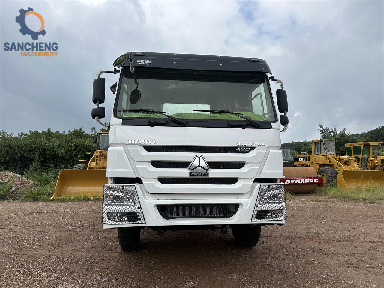 SINOTRUK Howo tractor unit 420 - Tractor: foto 4 SINOTRUK Howo tractor unit 420 - Tractor: foto 4