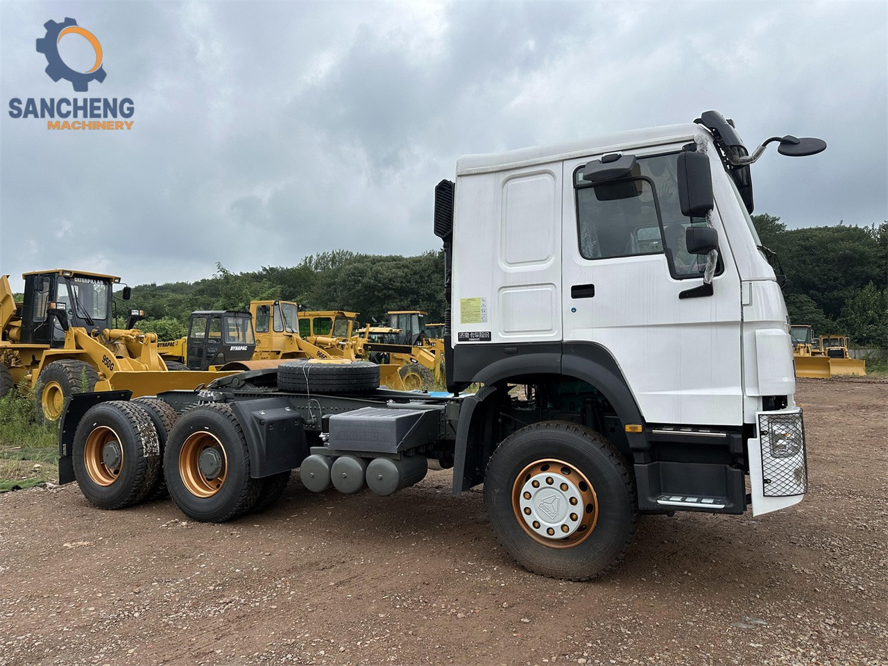 SINOTRUK Howo tractor unit 420 - Tractor: foto 2 SINOTRUK Howo tractor unit 420 - Tractor: foto 2