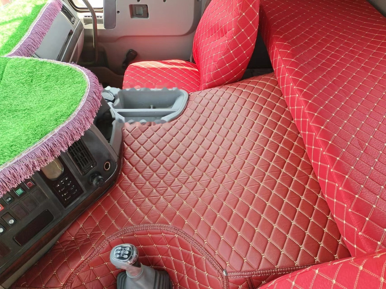 SINOTRUK Howo tractor unit 420hp 6x4 - Tractor: foto 5 SINOTRUK Howo tractor unit 420hp 6x4 - Tractor: foto 5