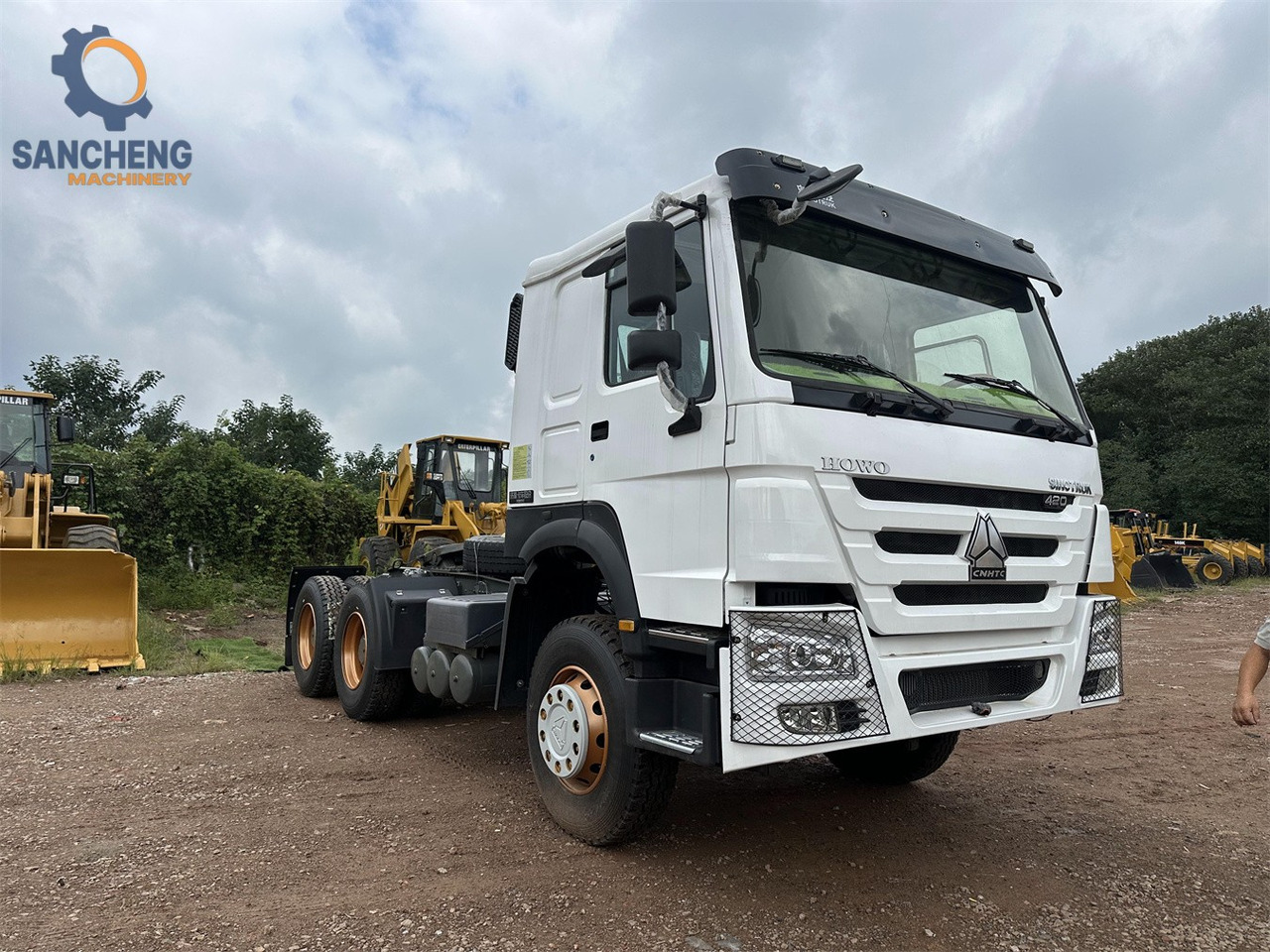 SINOTRUK Howo tractor unit 420hp - Tractor: foto 3 SINOTRUK Howo tractor unit 420hp - Tractor: foto 3