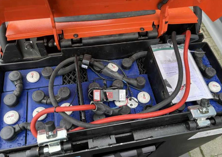 BT TSE300 - Trator elétrics: foto 5 BT TSE300 - Trator elétrics: foto 5
