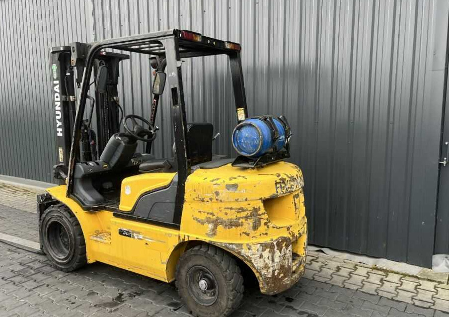 Hyundai 30L-7 - Empilhadeira a gás: foto 3 Hyundai 30L-7 - Empilhadeira a gás: foto 3