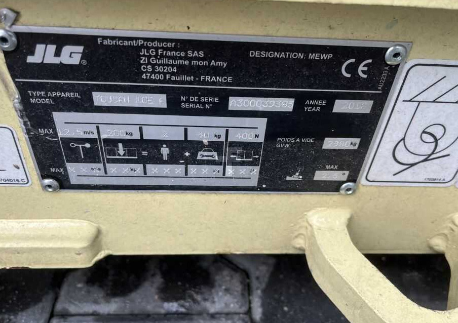 JLG Toucan 10EA - Plataforma de mastro vertical: foto 4 JLG Toucan 10EA - Plataforma de mastro vertical: foto 4