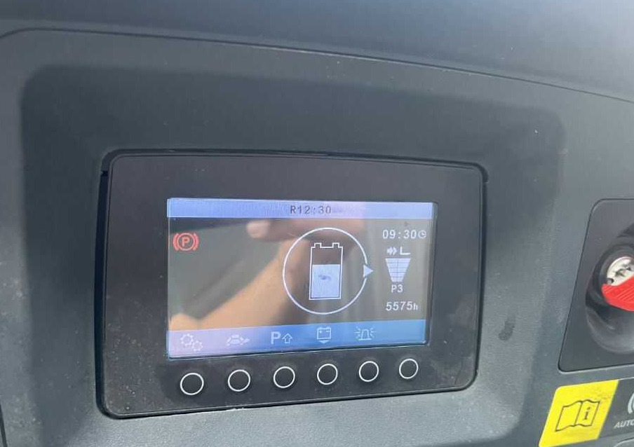 Jungheinrich ETV214 - Empilhador retráctil: foto 5 Jungheinrich ETV214 - Empilhador retráctil: foto 5