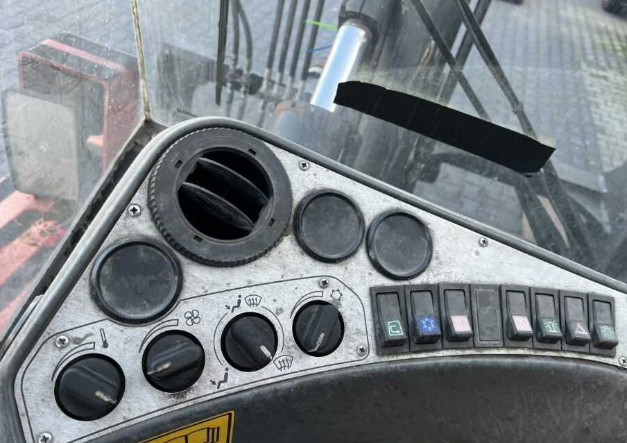 Kalmar DCE120-12 - Empilhadeira a diesel: foto 5 Kalmar DCE120-12 - Empilhadeira a diesel: foto 5