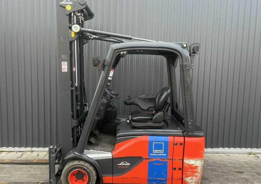 Linde E20L-02 - Empilhadeira elétrica: foto 2 Linde E20L-02 - Empilhadeira elétrica: foto 2