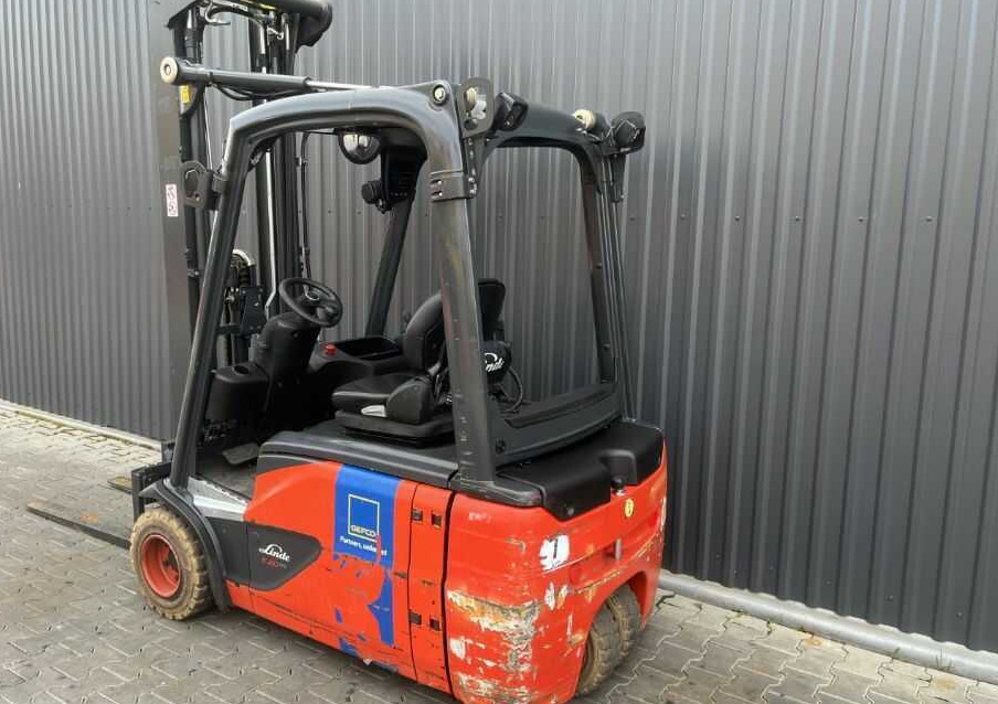 Linde E20L-02 - Empilhadeira elétrica: foto 3 Linde E20L-02 - Empilhadeira elétrica: foto 3