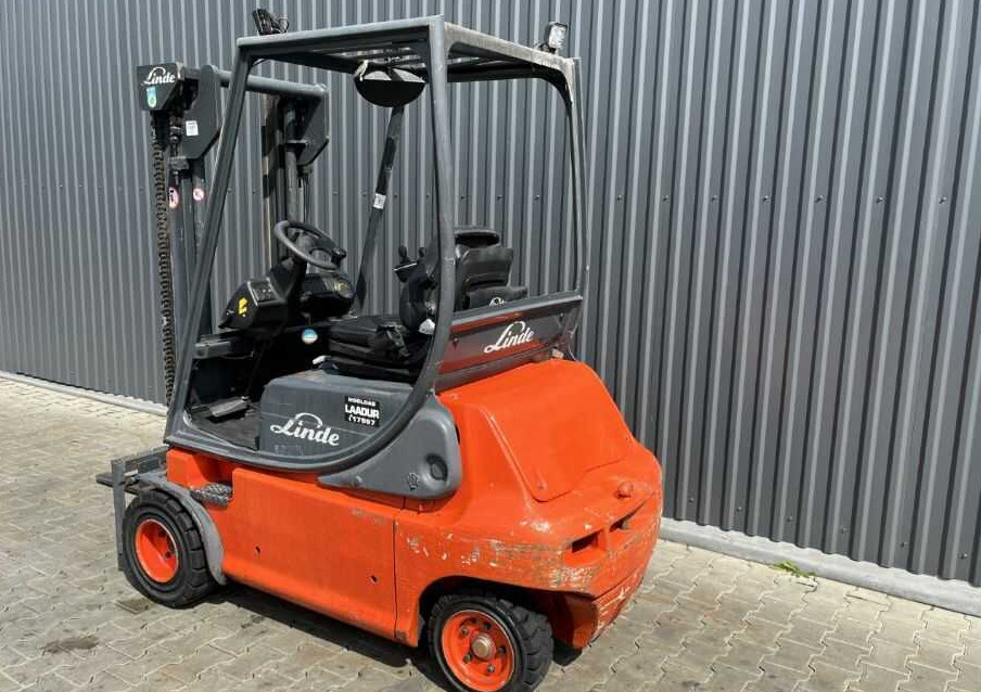 Linde E20P-02 - Empilhadeira elétrica: foto 3 Linde E20P-02 - Empilhadeira elétrica: foto 3