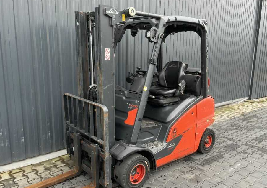 Linde H20T-01 - Empilhadeira a gás: foto 1 Linde H20T-01 - Empilhadeira a gás: foto 1