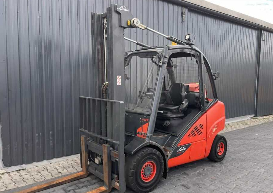 Linde H35T-02 - Empilhadeira a gás: foto 1 Linde H35T-02 - Empilhadeira a gás: foto 1