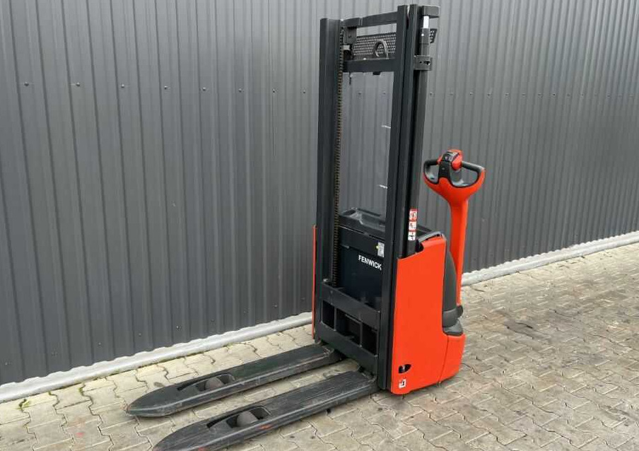 Linde L12 - Stacker: foto 1 Linde L12 - Stacker: foto 1