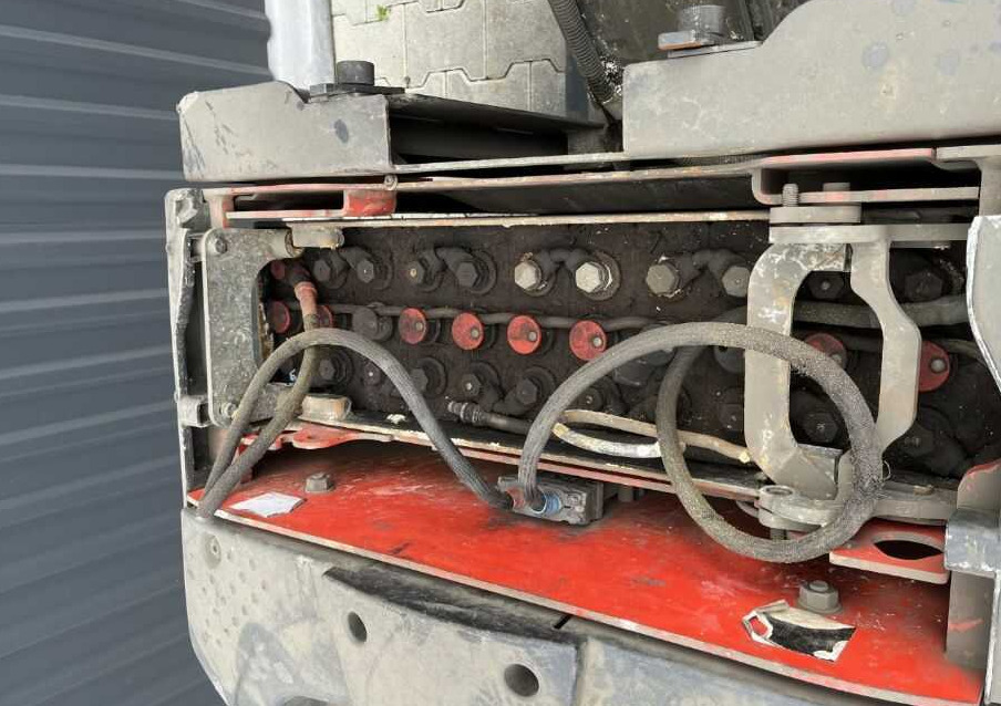 Linde P30C - Trator elétrics: foto 5 Linde P30C - Trator elétrics: foto 5