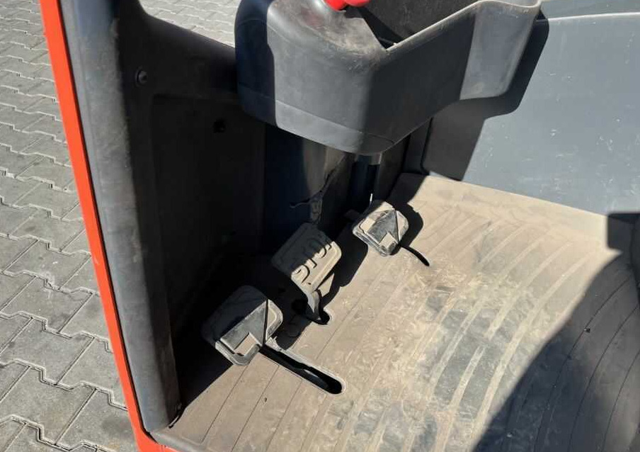 Empilhador retráctil Linde R14X: foto 10