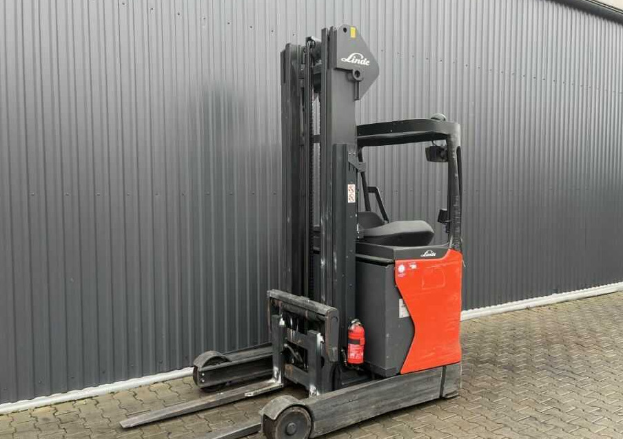 Linde R16-01 - Empilhador retráctil: foto 1 Linde R16-01 - Empilhador retráctil: foto 1