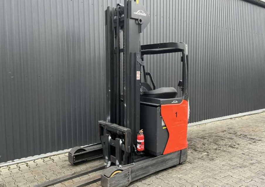 Linde R16-01 - Empilhador retráctil: foto 1 Linde R16-01 - Empilhador retráctil: foto 1