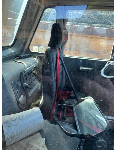 Caterpillar 769D - Cabine e interior por Peça de reposição: foto 1 Caterpillar 769D - Cabine e interior por Peça de reposição: foto 1