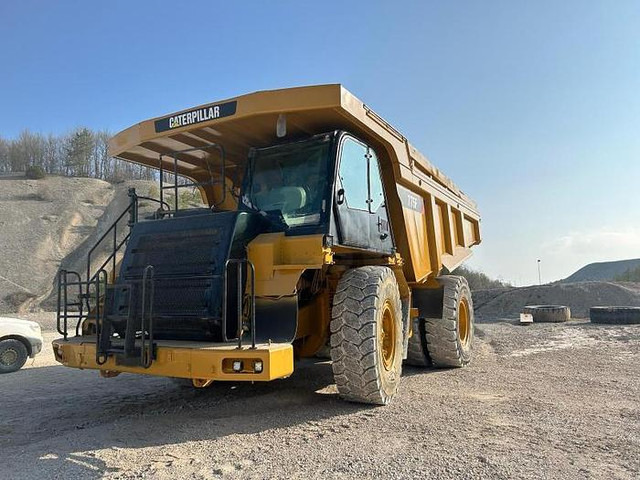 Caterpillar 775F - Dumper: foto 1 Caterpillar 775F - Dumper: foto 1