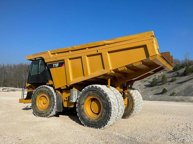 Caterpillar 775F - Dumper: foto 3 Caterpillar 775F - Dumper: foto 3