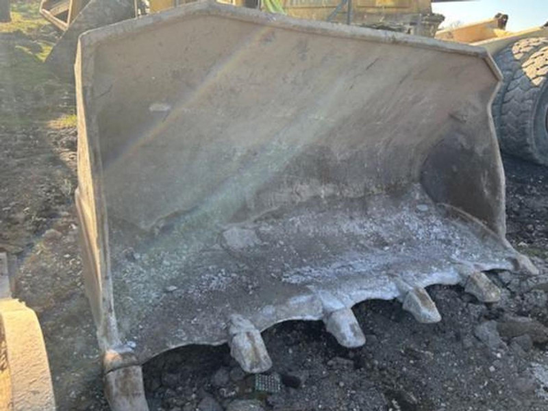 Caterpillar 973D - Balde para carregadeiras: foto 1 Caterpillar 973D - Balde para carregadeiras: foto 1