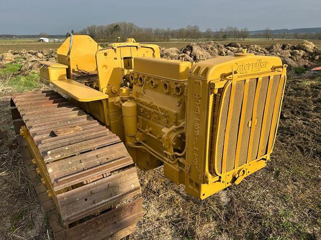Caterpillar D4 - - Buldôzer: foto 4 Caterpillar D4 - - Buldôzer: foto 4