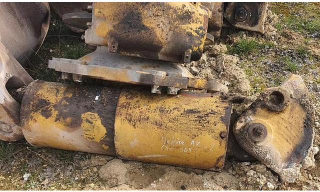 Caterpillar HG/08 VERRIN BENNE 769C 769D 771C 771D - - Suspensão: foto 1 Caterpillar HG/08 VERRIN BENNE 769C 769D 771C 771D - - Suspensão: foto 1