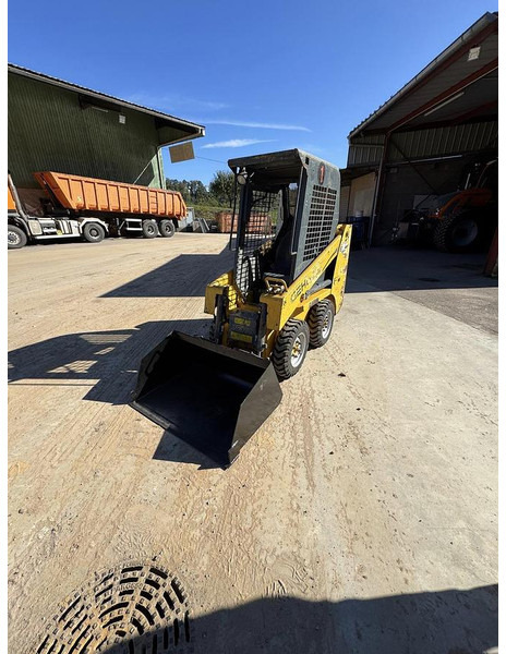 Gehl 1640 - Mini pá carregadora: foto 2 Gehl 1640 - Mini pá carregadora: foto 2