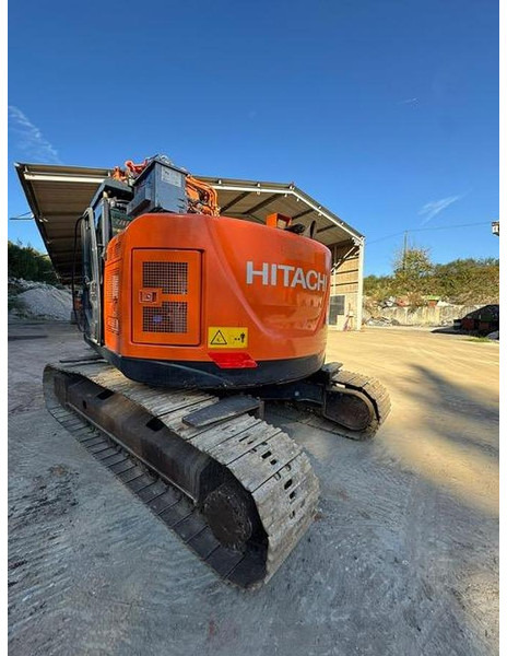 Hitachi ZX225USLC-6 - Escavadora de rastos: foto 1 Hitachi ZX225USLC-6 - Escavadora de rastos: foto 1